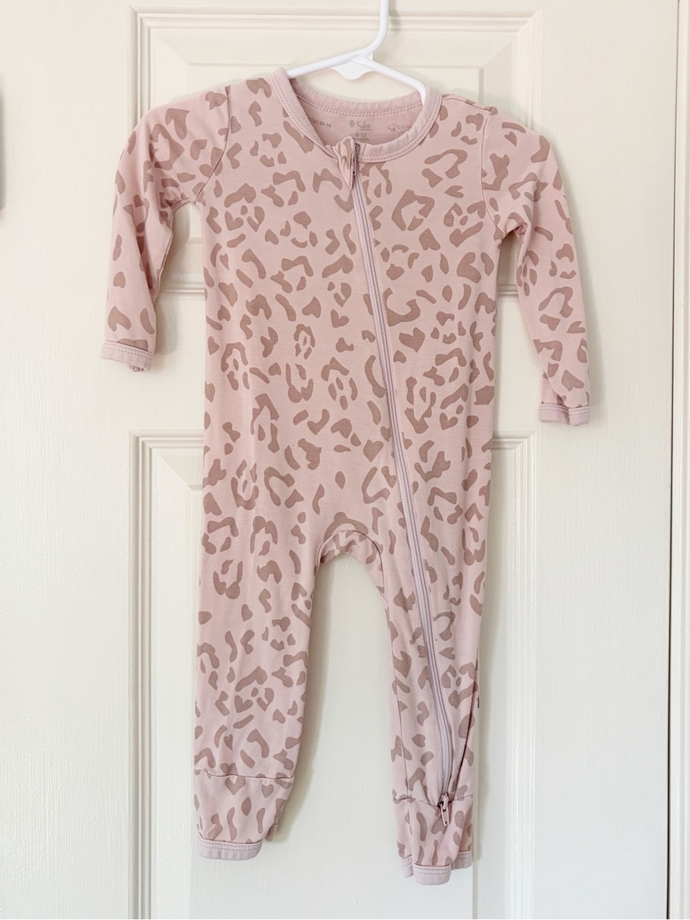 Kyte 6-12m baby girls bamboo double zip sleeper pink cheetah